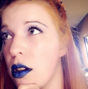 Meet your Posher, Michaela